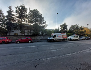 Zateplení stropu rodinného domu s pultovou střechou pomocí foukané izolace